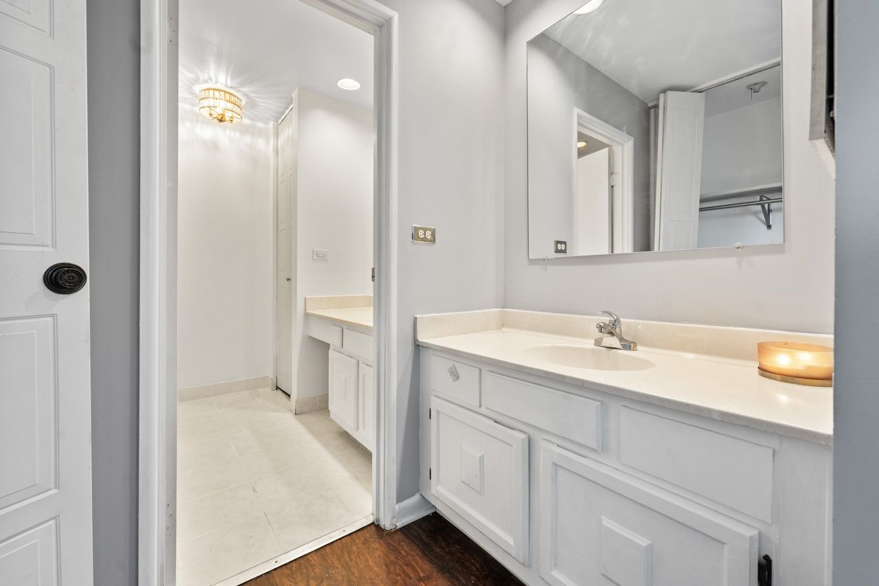 430 Swan Court, Deerfield, IL 60015