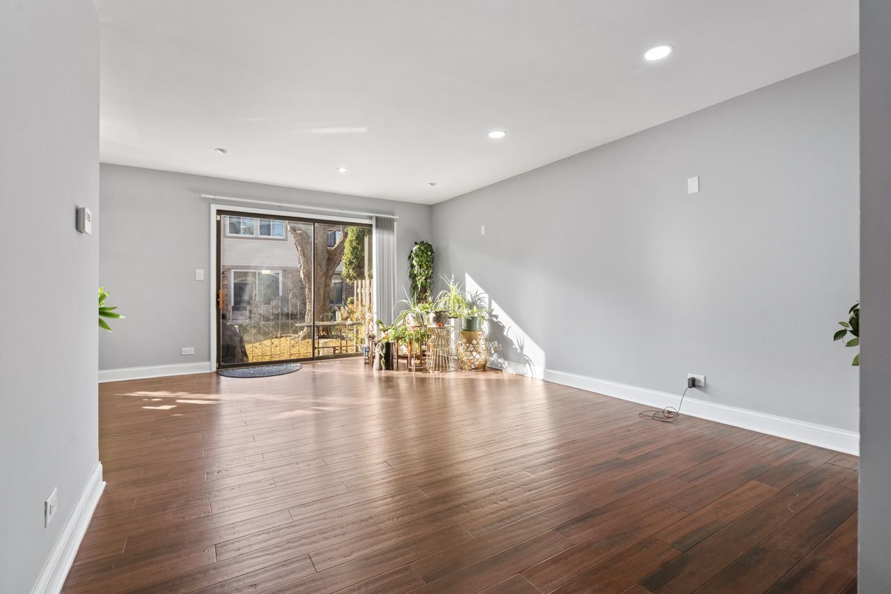 430 Swan Court, Deerfield, IL 60015