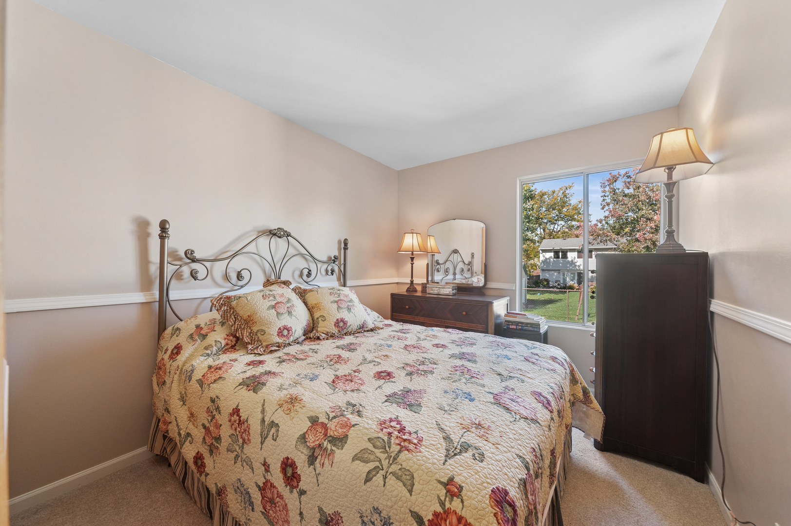 700 Country Lane, Roselle, IL 60172