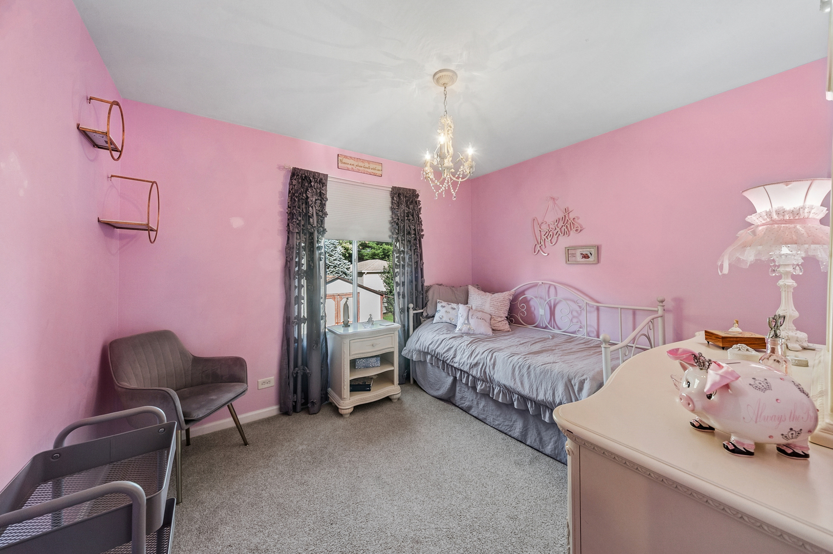 700 Country Lane, Roselle, IL 60172