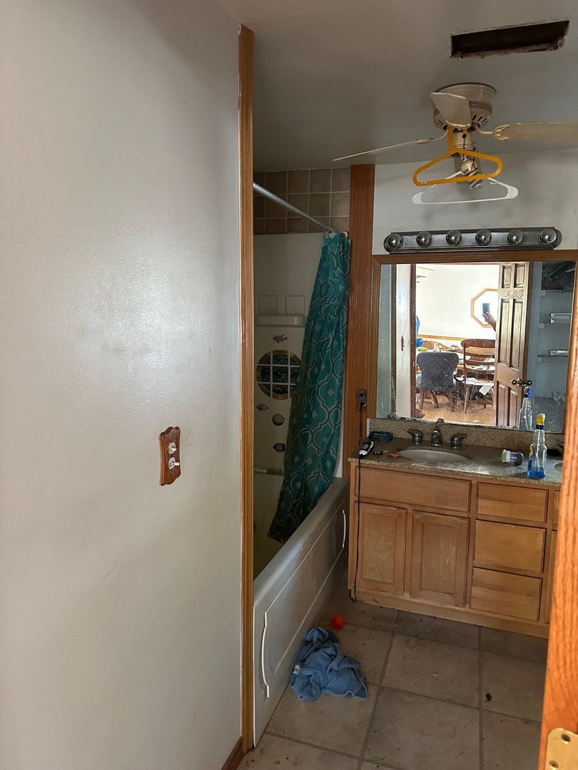 25174 W Claridan Avenue, Antioch, IL 60002