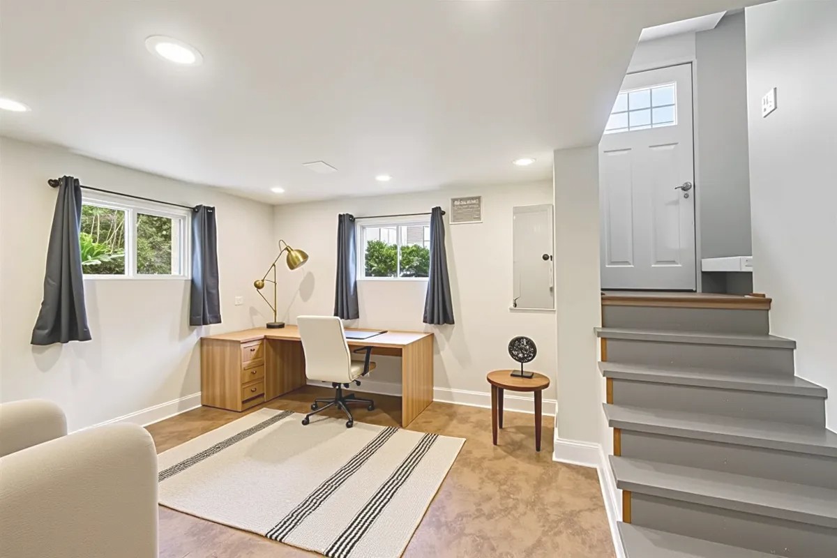 26900 W Taylor Street, Barrington, IL 60010