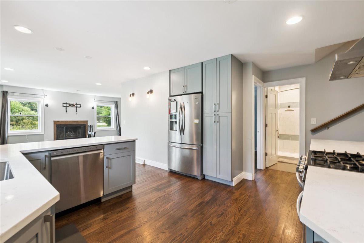 26900 W Taylor Street, Barrington, IL 60010