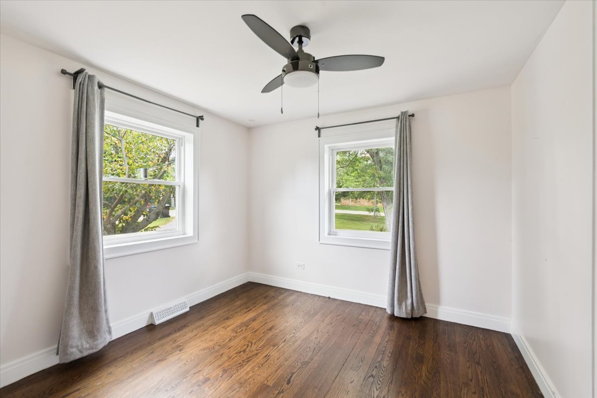 26900 W Taylor Street, Barrington, IL 60010