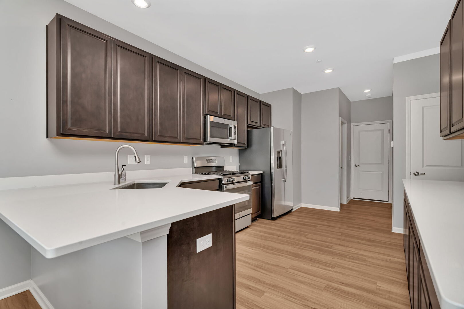 1334 Hawk Hollow Drive, Yorkville, IL 60560