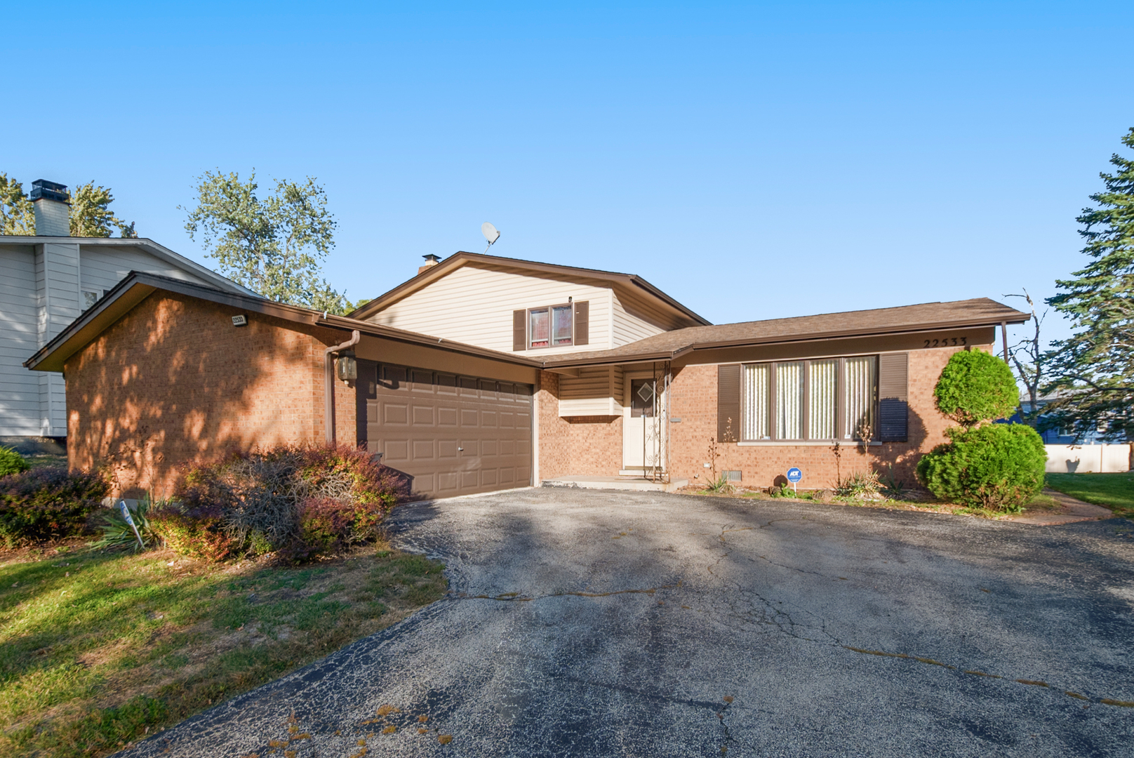 22533 Arquilla Drive, Richton Park, IL 60471