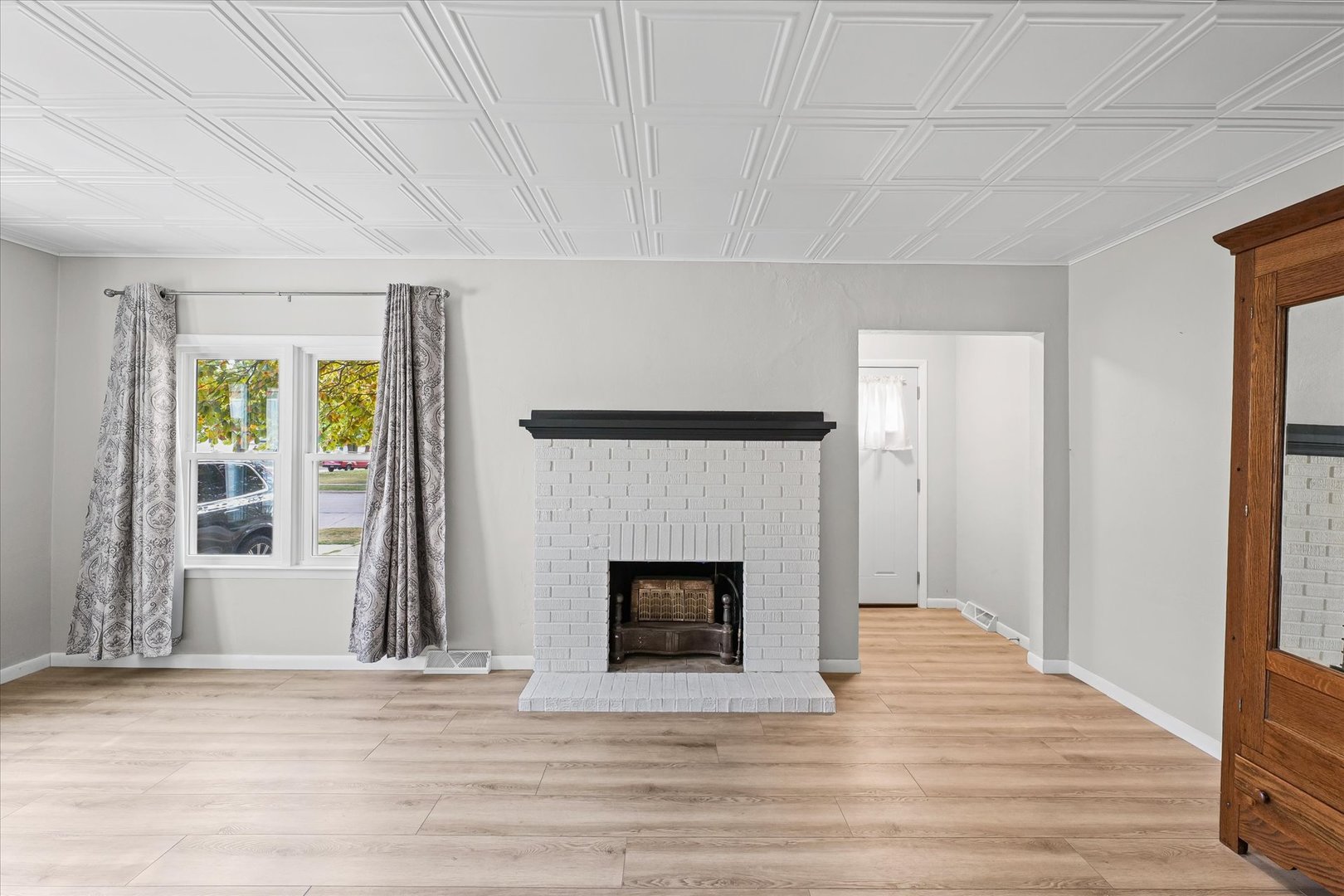 601 W Main Street, Clinton, IL 61727