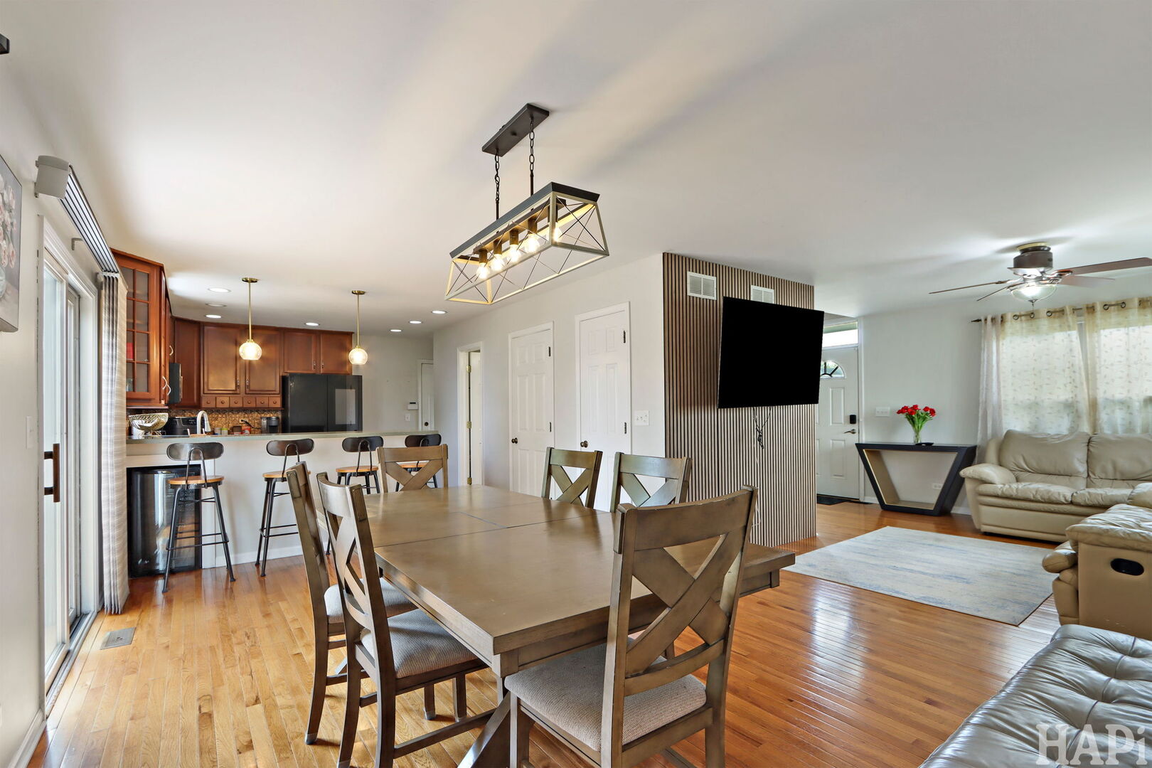 2817 Weld Road, Elgin, IL 60124