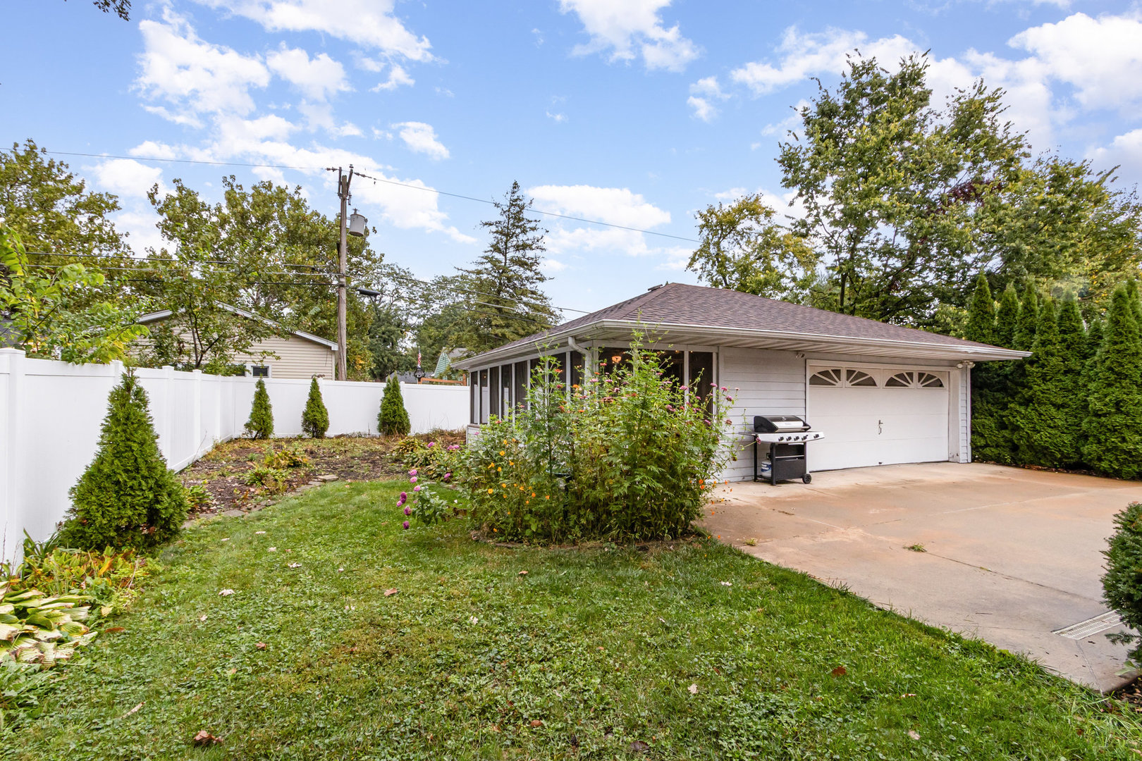 203 Fir Street, New Lenox, IL 60451