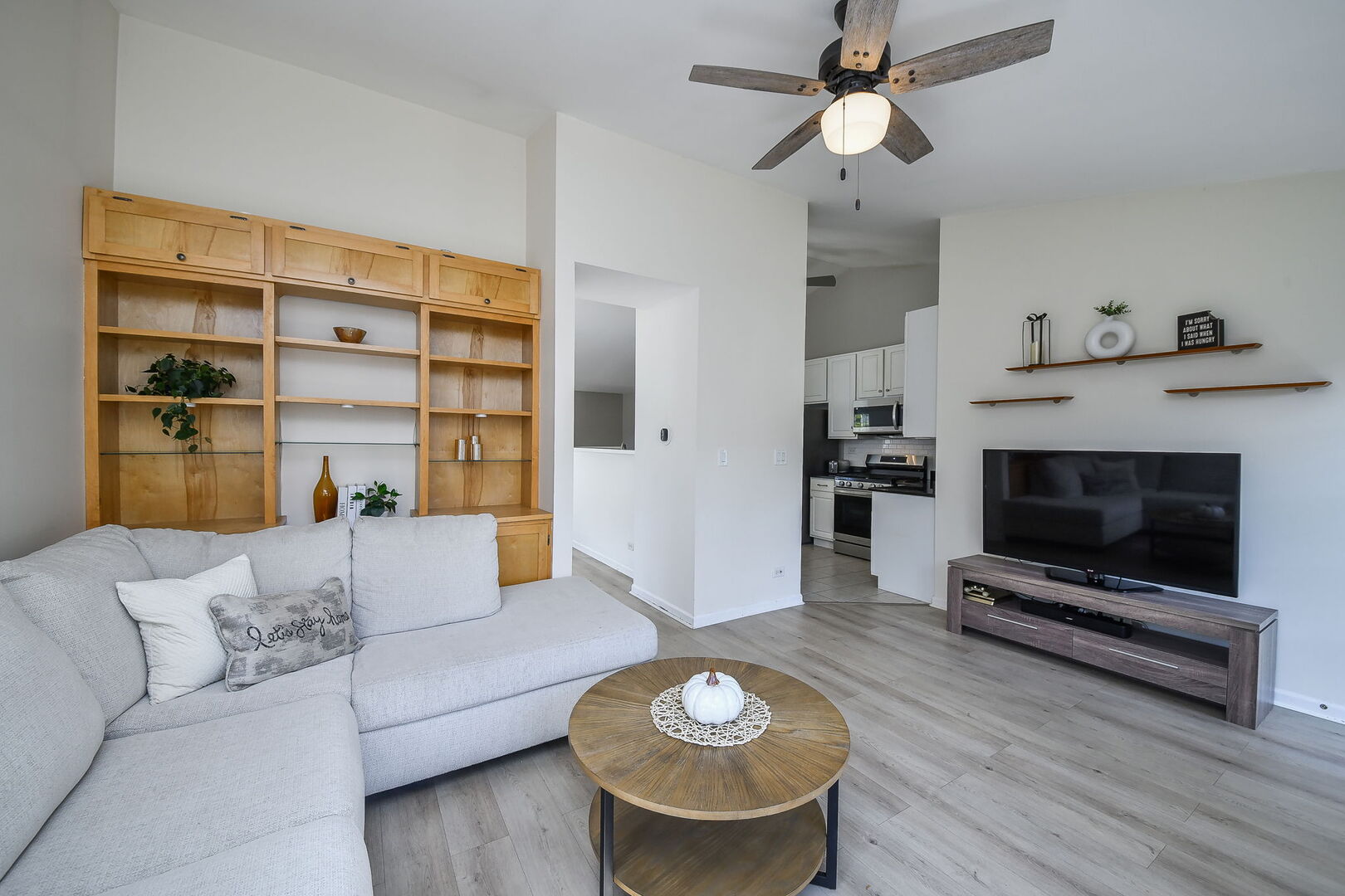 816 Woodewind Drive #816, Naperville, IL 60563