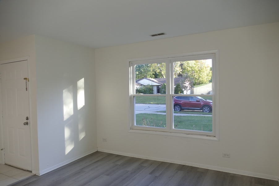 1076 CRESTWOOD Lane, Bolingbrook, IL 60440