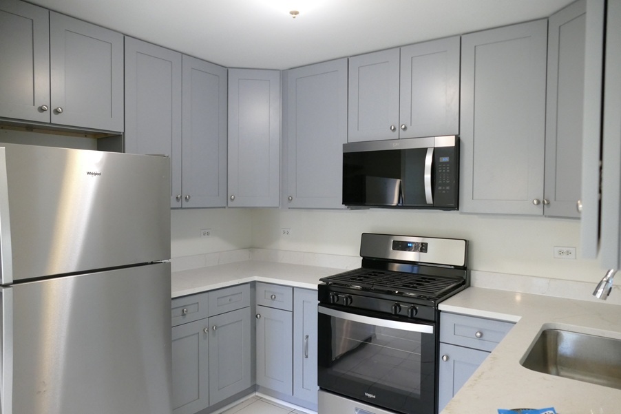 1076 CRESTWOOD Lane, Bolingbrook, IL 60440