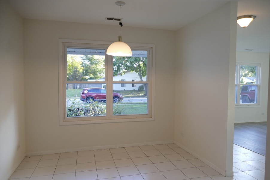 1076 CRESTWOOD Lane, Bolingbrook, IL 60440