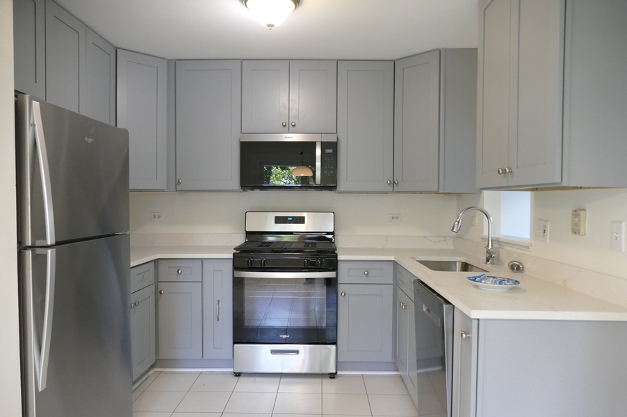 1076 CRESTWOOD Lane, Bolingbrook, IL 60440