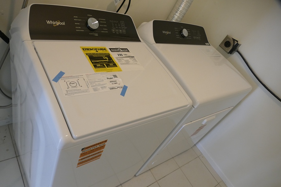 1076 CRESTWOOD Lane, Bolingbrook, IL 60440