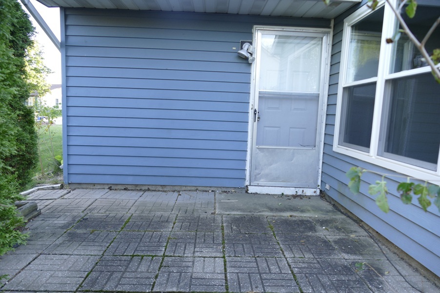 1076 CRESTWOOD Lane, Bolingbrook, IL 60440