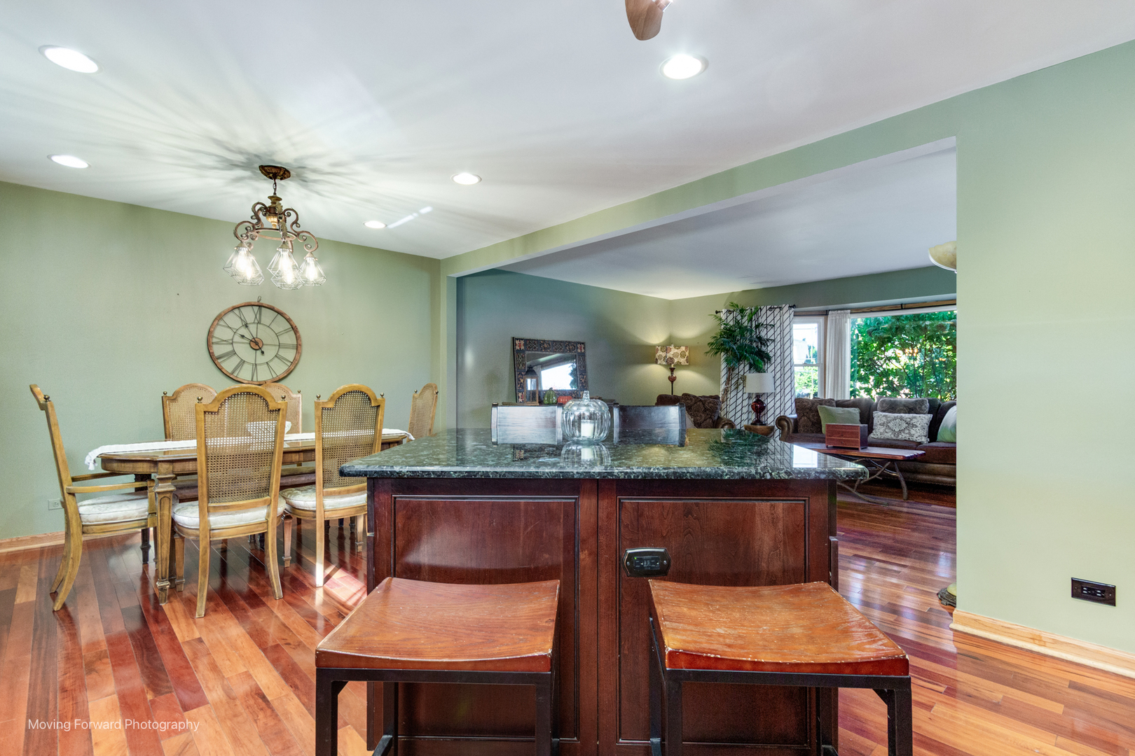 1453 Armstrong Lane, Elk Grove Village, IL 60007