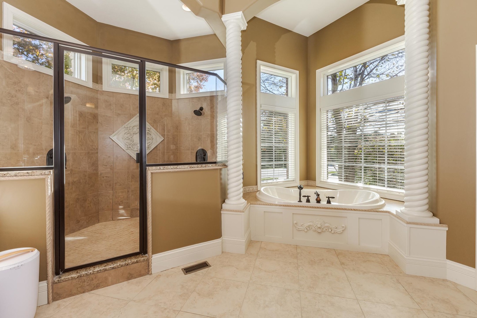 47 Stonebrook Court, Bloomington, IL 61704