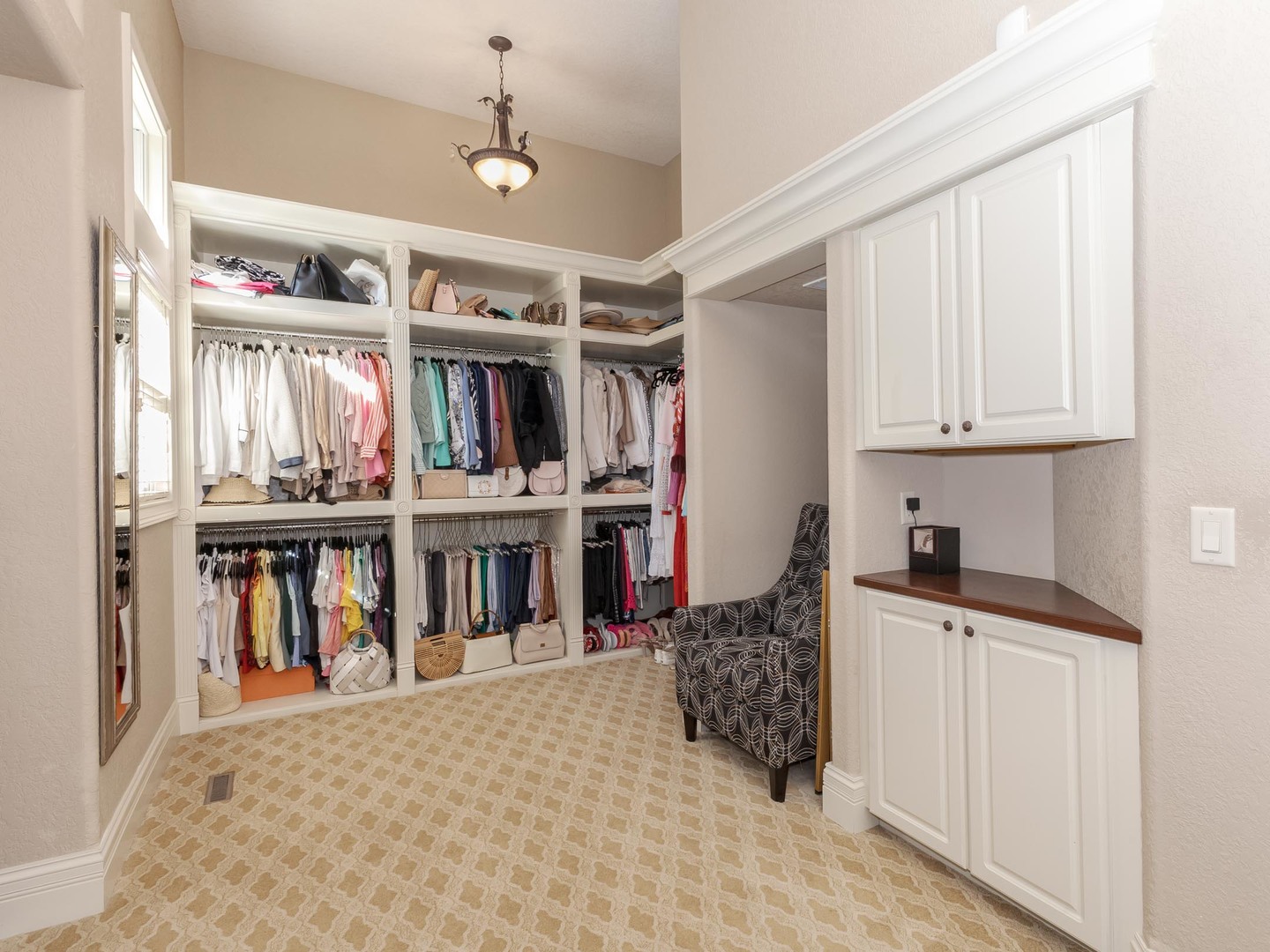 47 Stonebrook Court, Bloomington, IL 61704