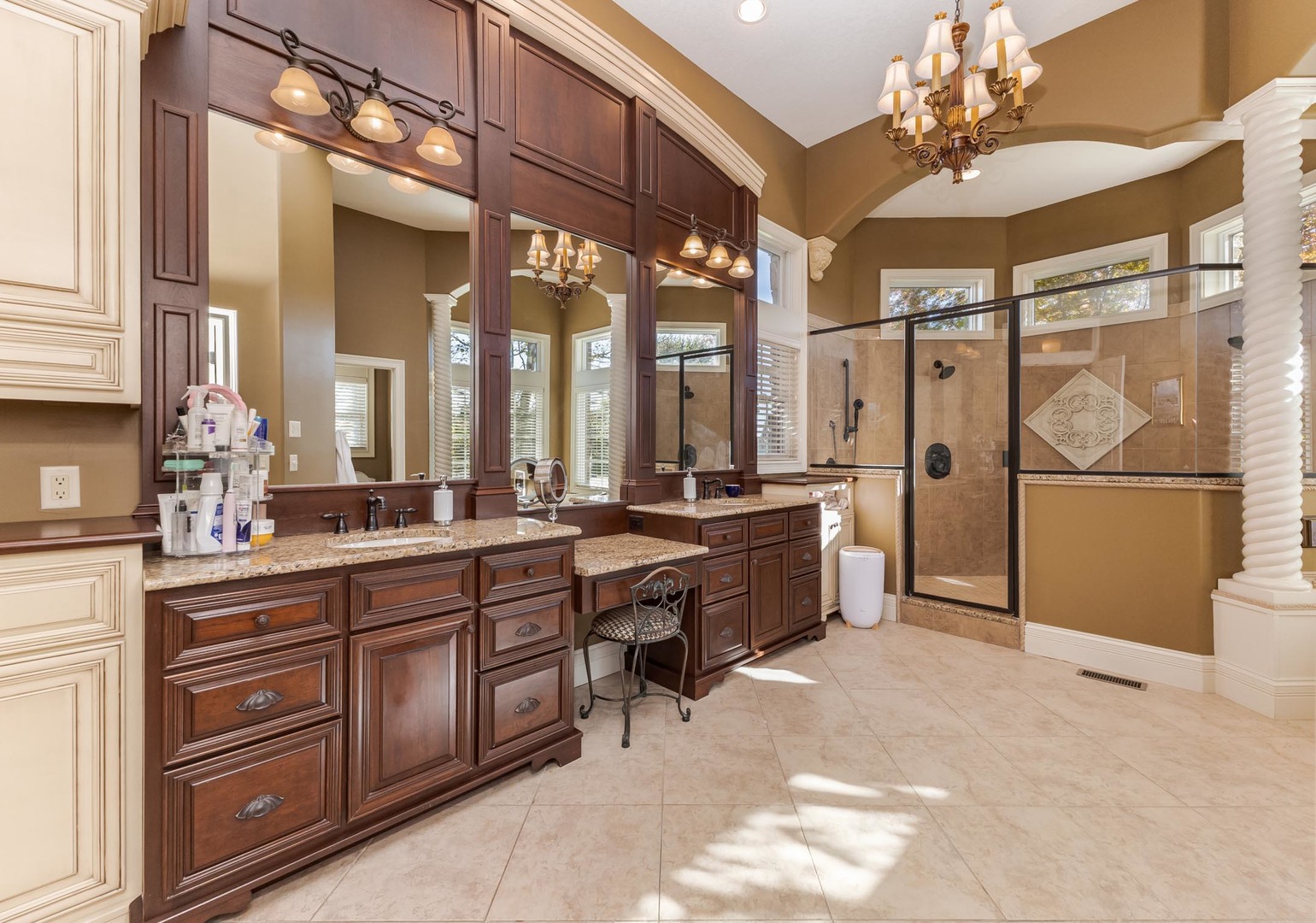 47 Stonebrook Court, Bloomington, IL 61704