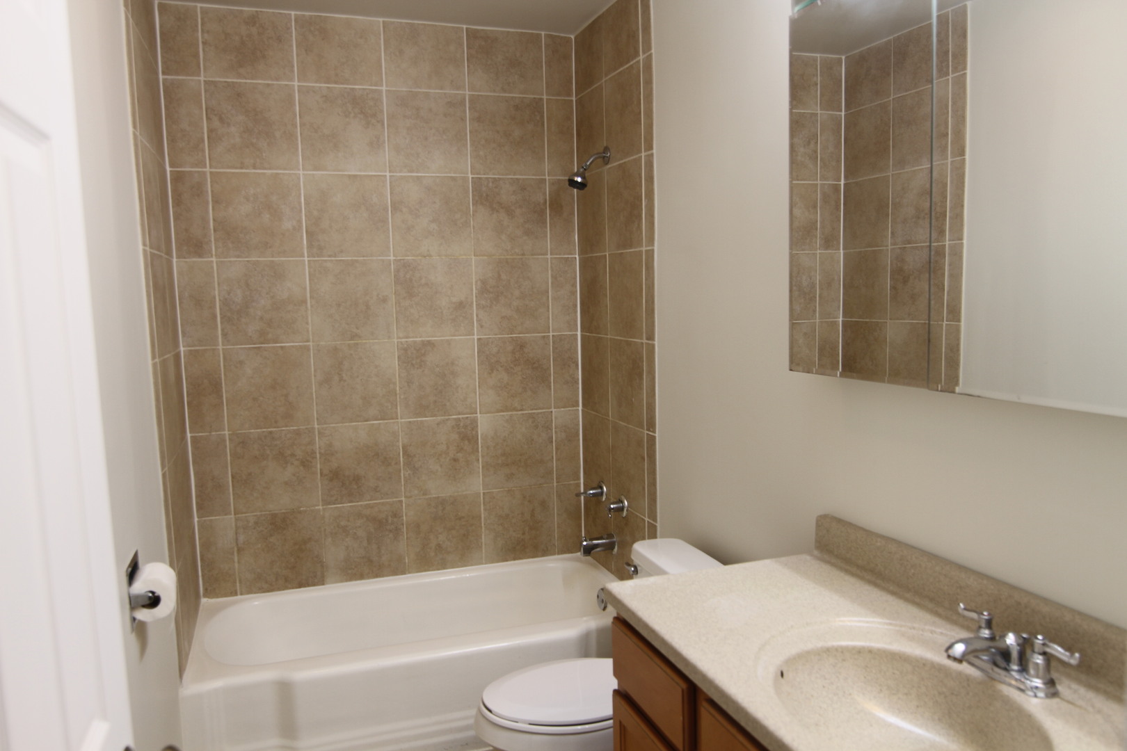 960 Beau Drive #109, Des Plaines, IL 60016