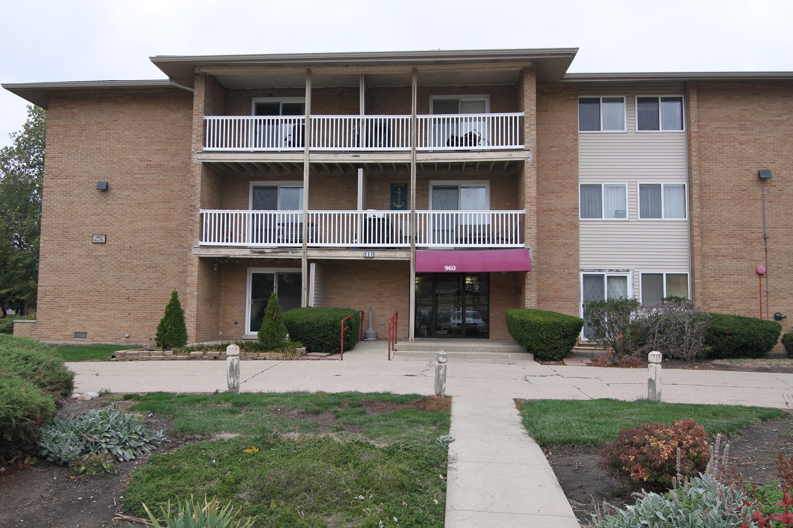 960 Beau Drive #109, Des Plaines, IL 60016