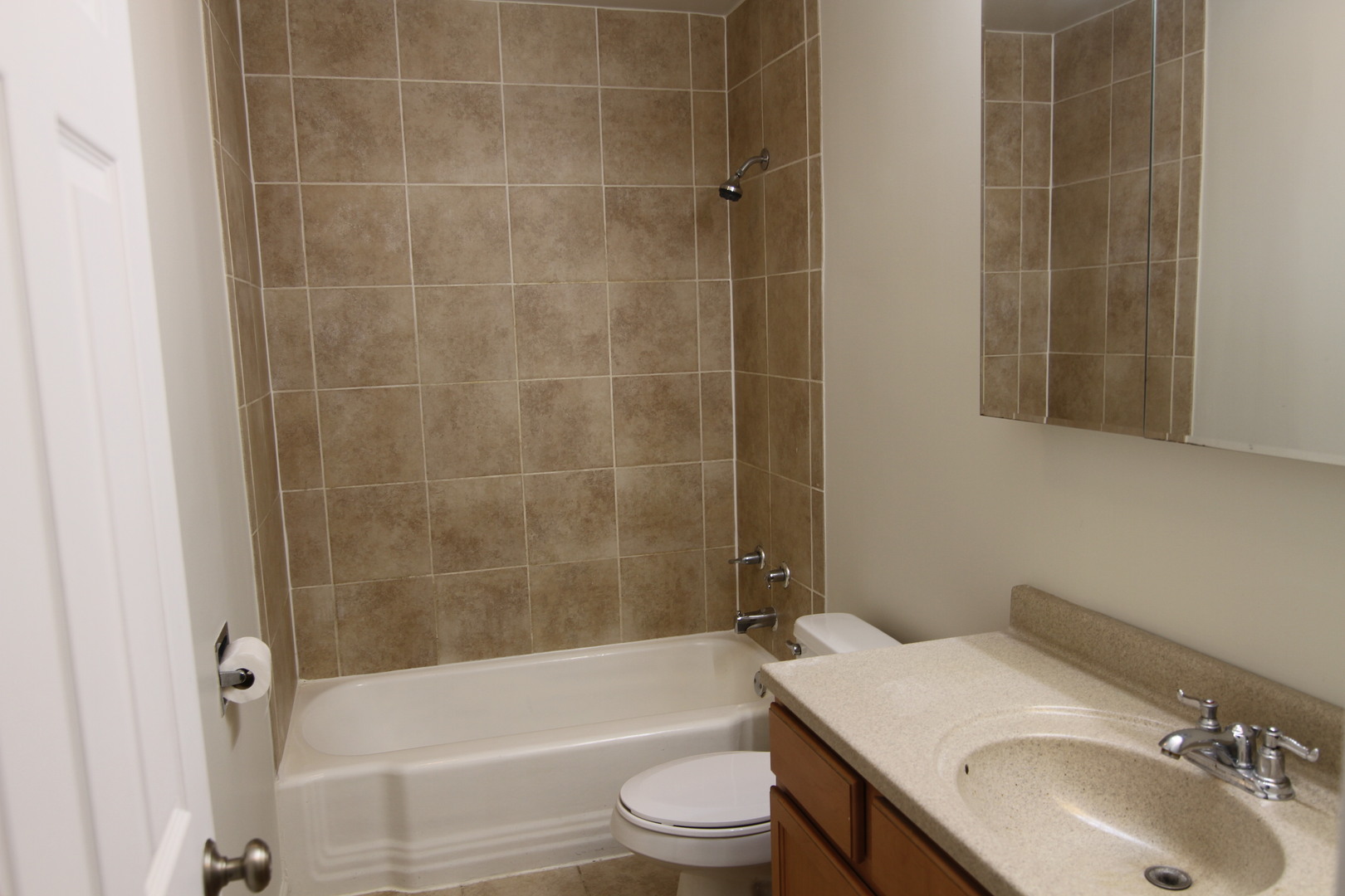 960 Beau Drive #109, Des Plaines, IL 60016