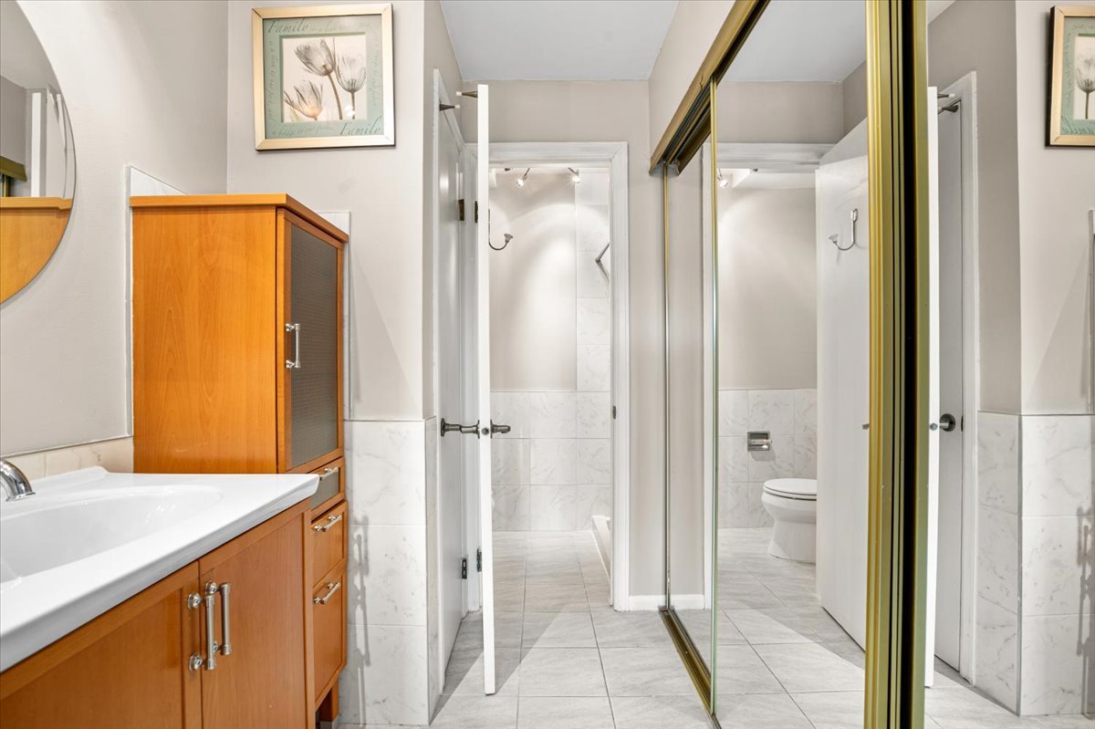 5200 CARRIAGEWAY Drive #218, Rolling Meadows, IL 60008