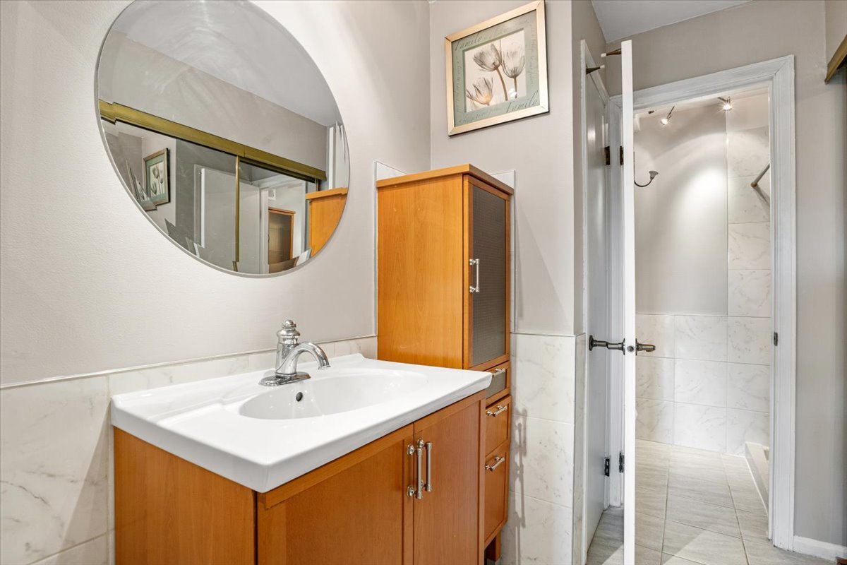 5200 CARRIAGEWAY Drive #218, Rolling Meadows, IL 60008