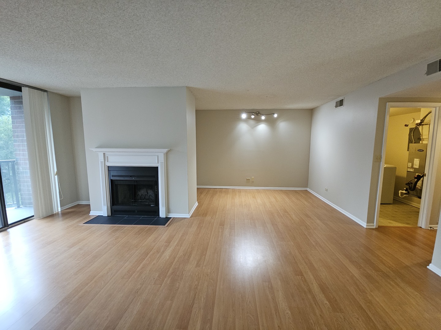511 Aurora Avenue #414, Naperville, IL 60540