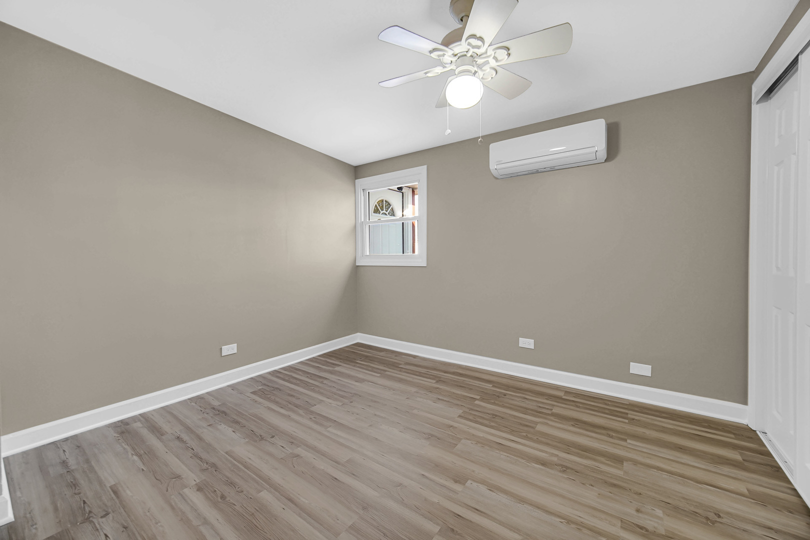 2078 N 17th Avenue, Melrose Park, IL 60160