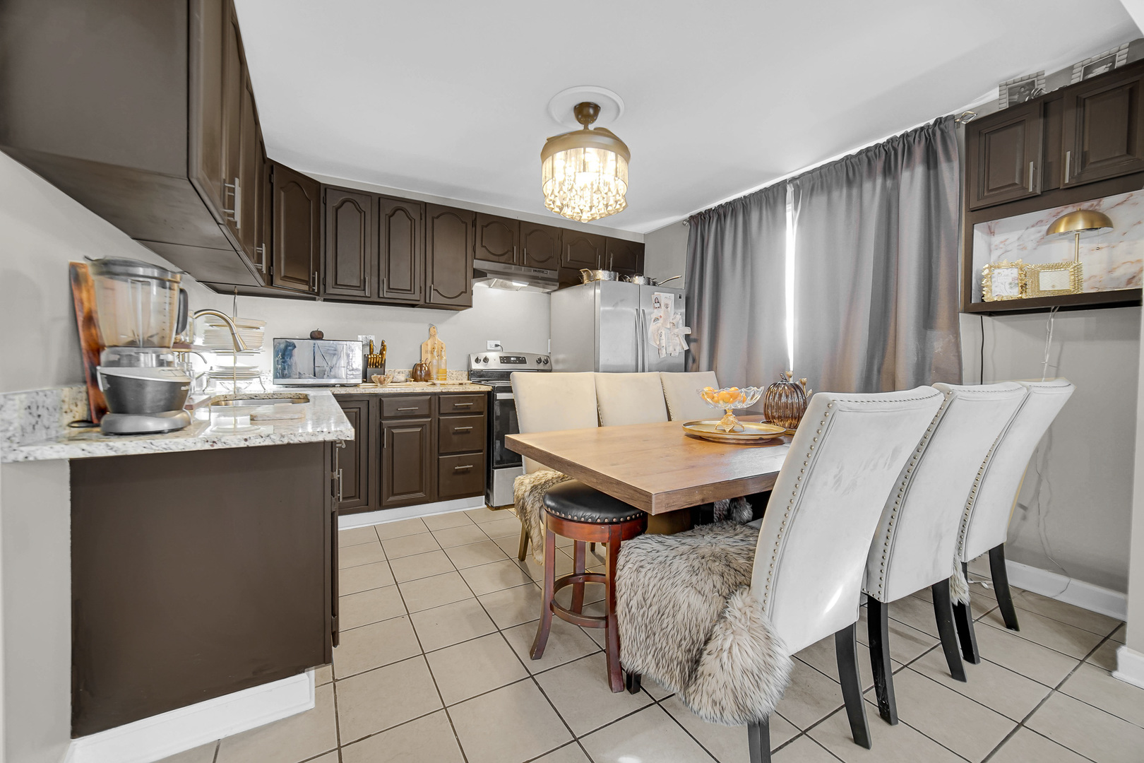 2078 N 17th Avenue, Melrose Park, IL 60160