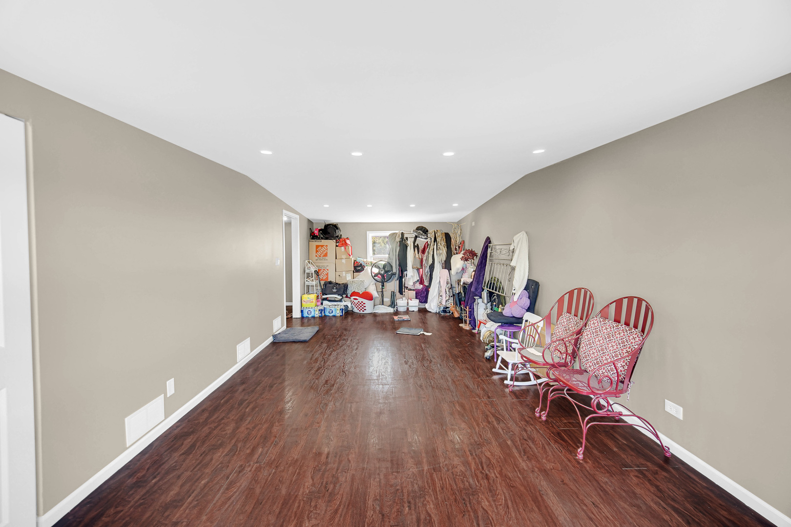 2078 N 17th Avenue, Melrose Park, IL 60160