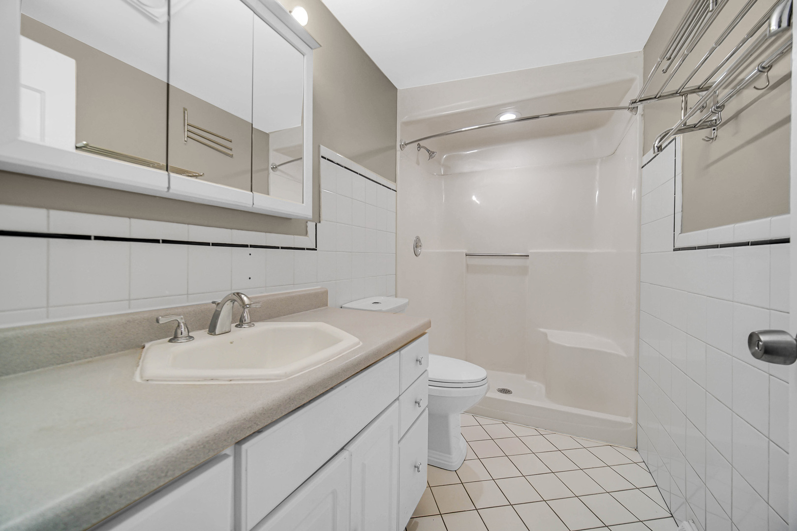 2078 N 17th Avenue, Melrose Park, IL 60160