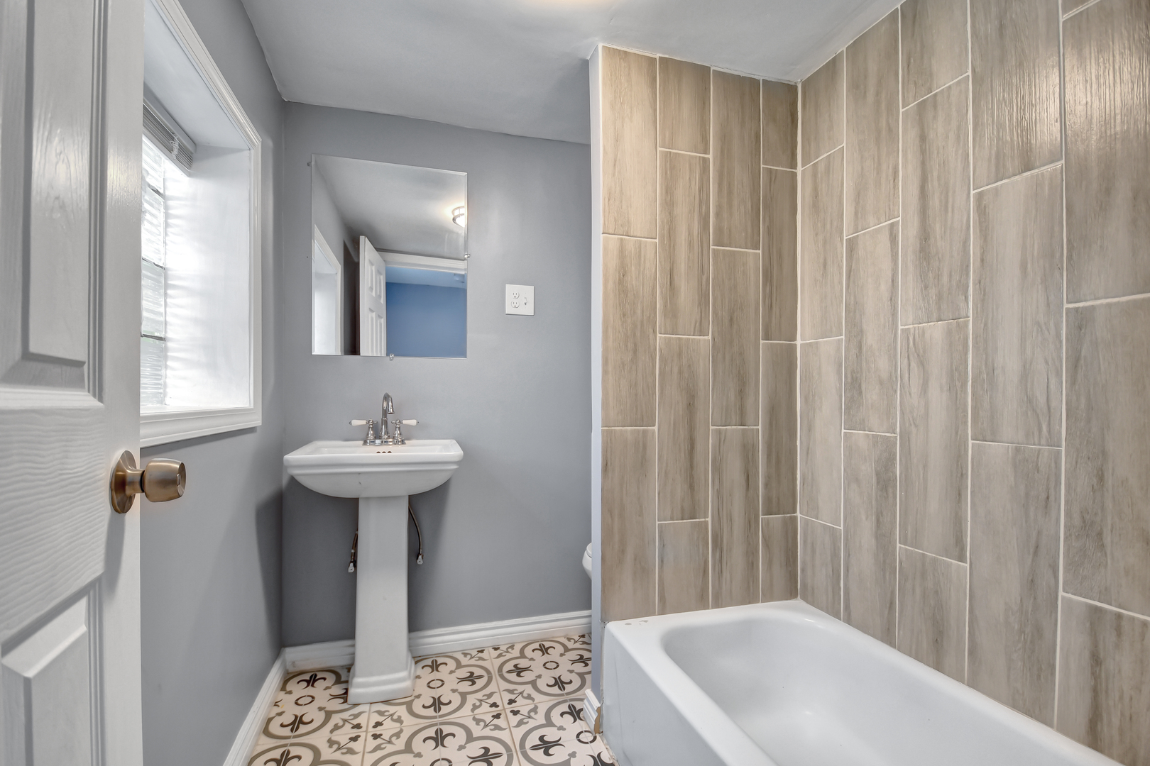 6336 S Saint Lawrence Avenue, Chicago, IL 60637