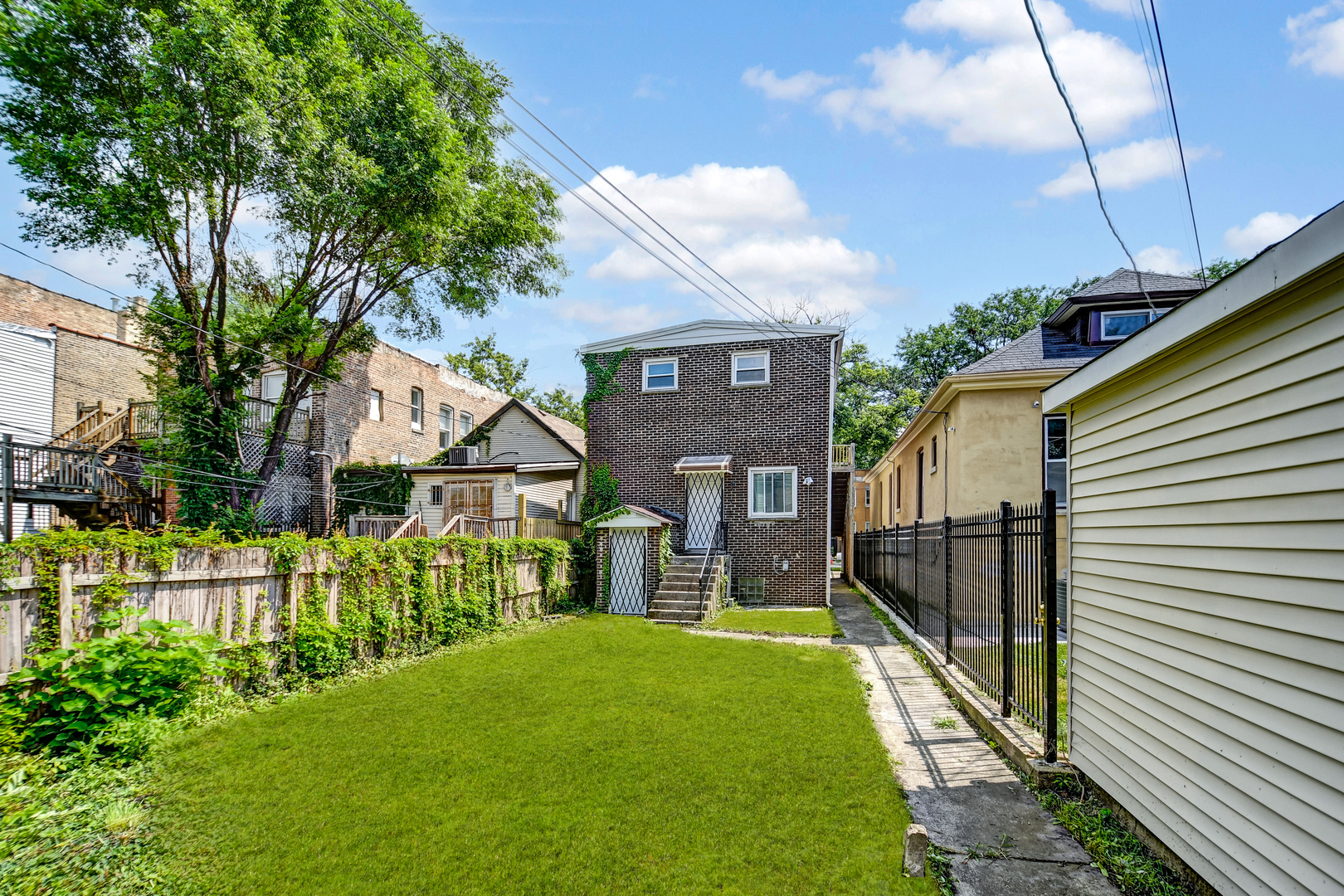 6336 S Saint Lawrence Avenue, Chicago, IL 60637