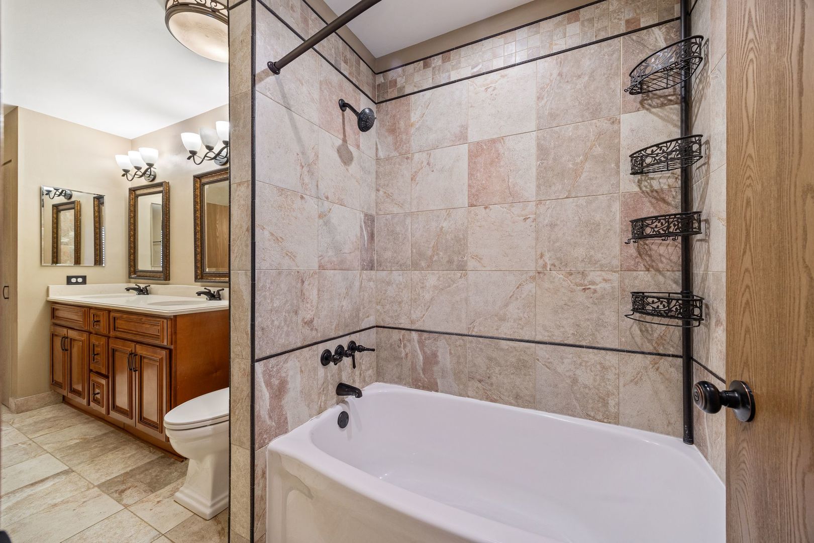 1152 Evergreen Drive, Carol Stream, IL 60188