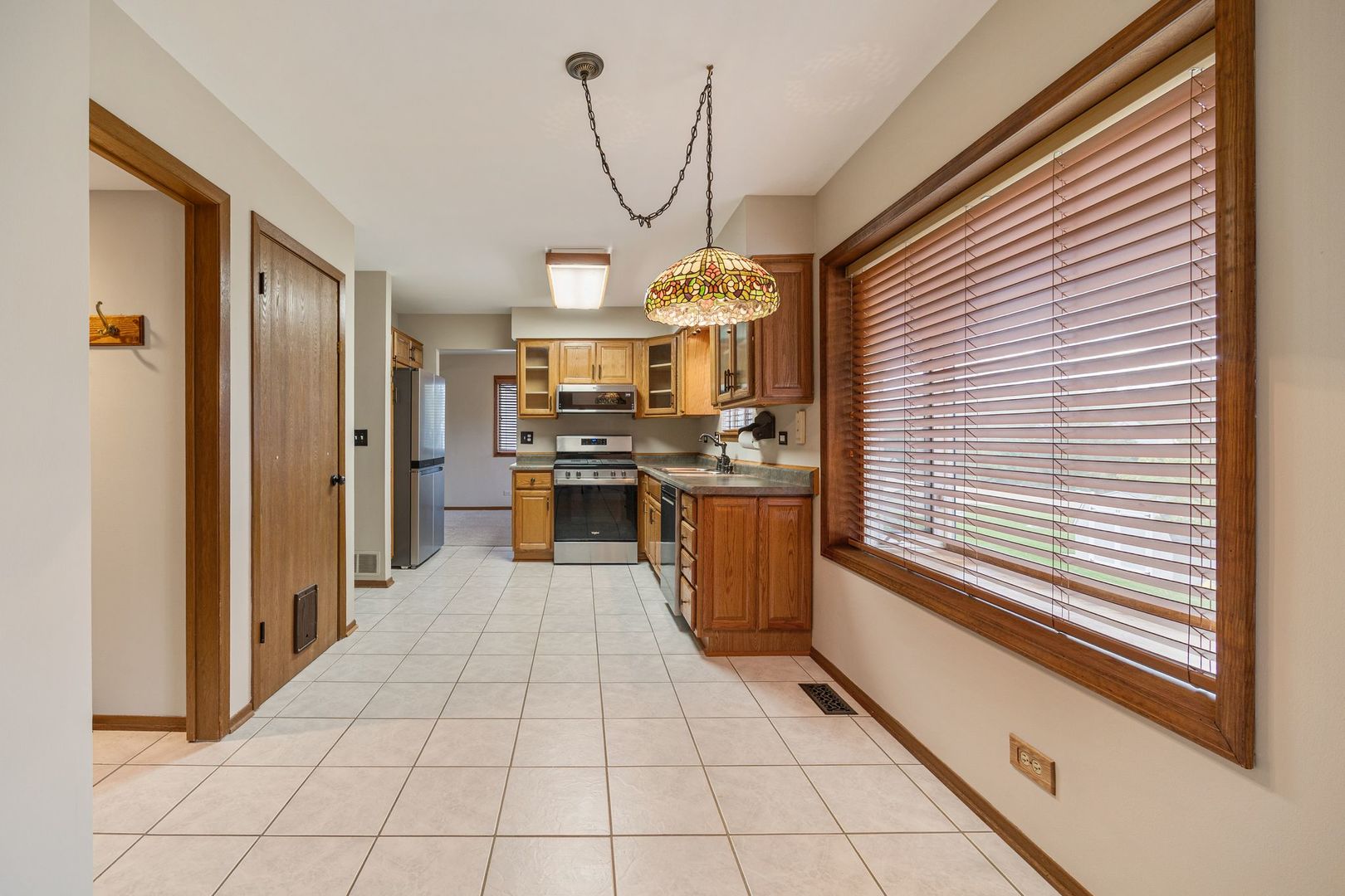 1152 Evergreen Drive, Carol Stream, IL 60188