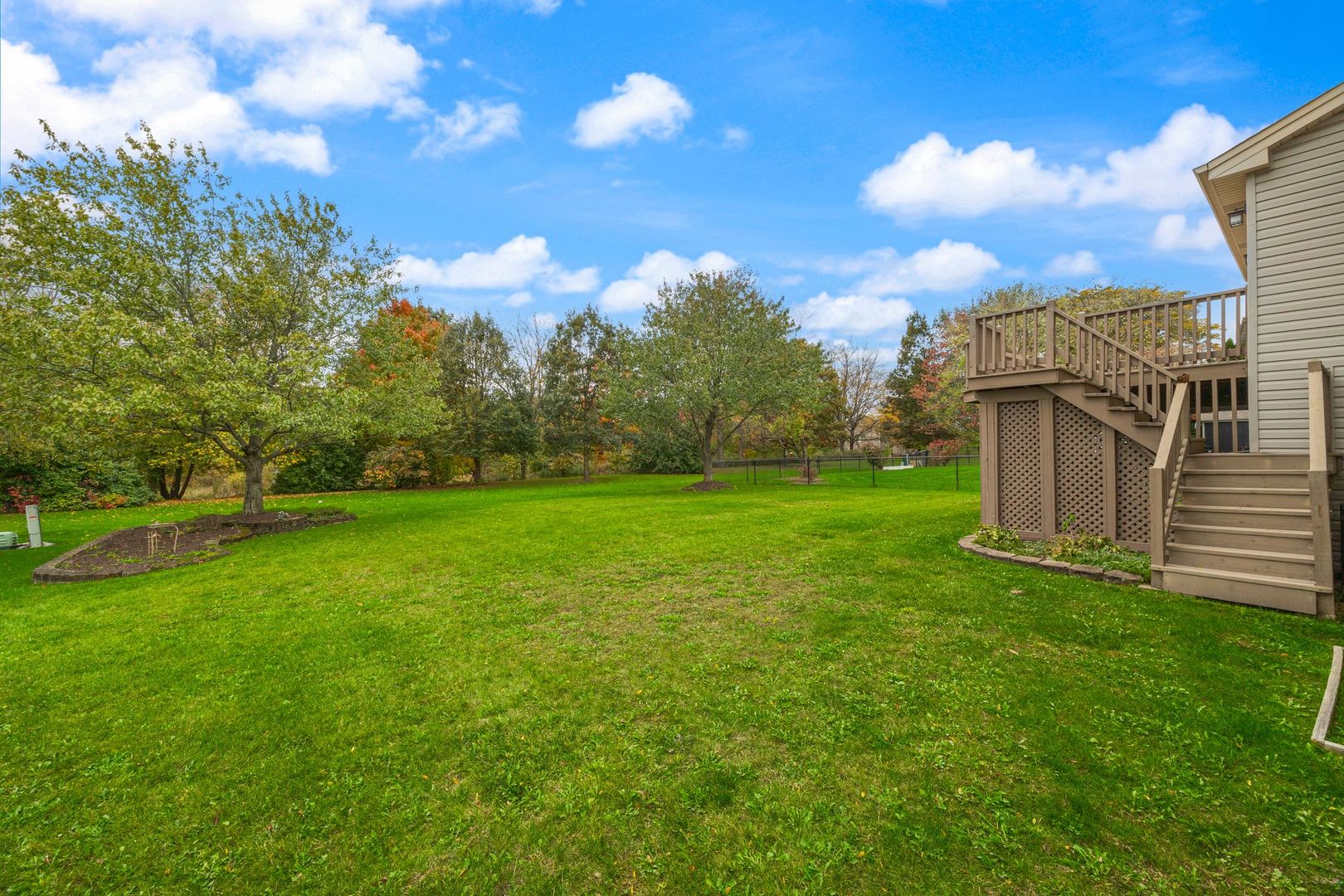 1152 Evergreen Drive, Carol Stream, IL 60188