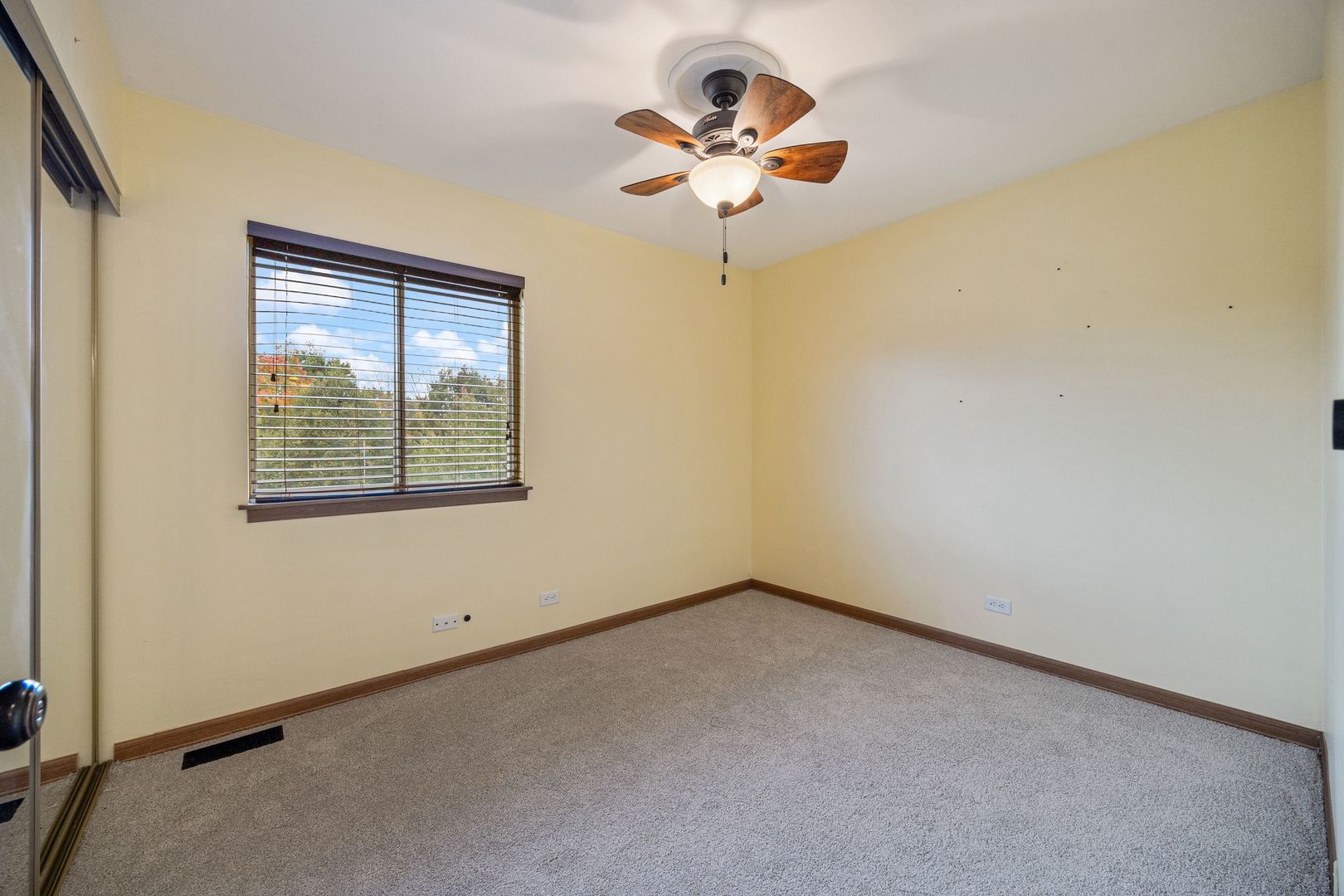 1152 Evergreen Drive, Carol Stream, IL 60188