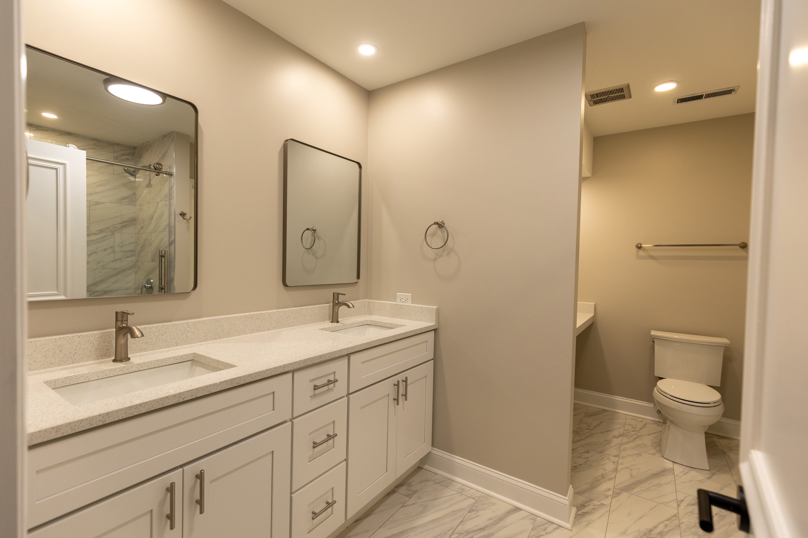 5643 S Harlem Avenue #2S, Chicago, IL 60638