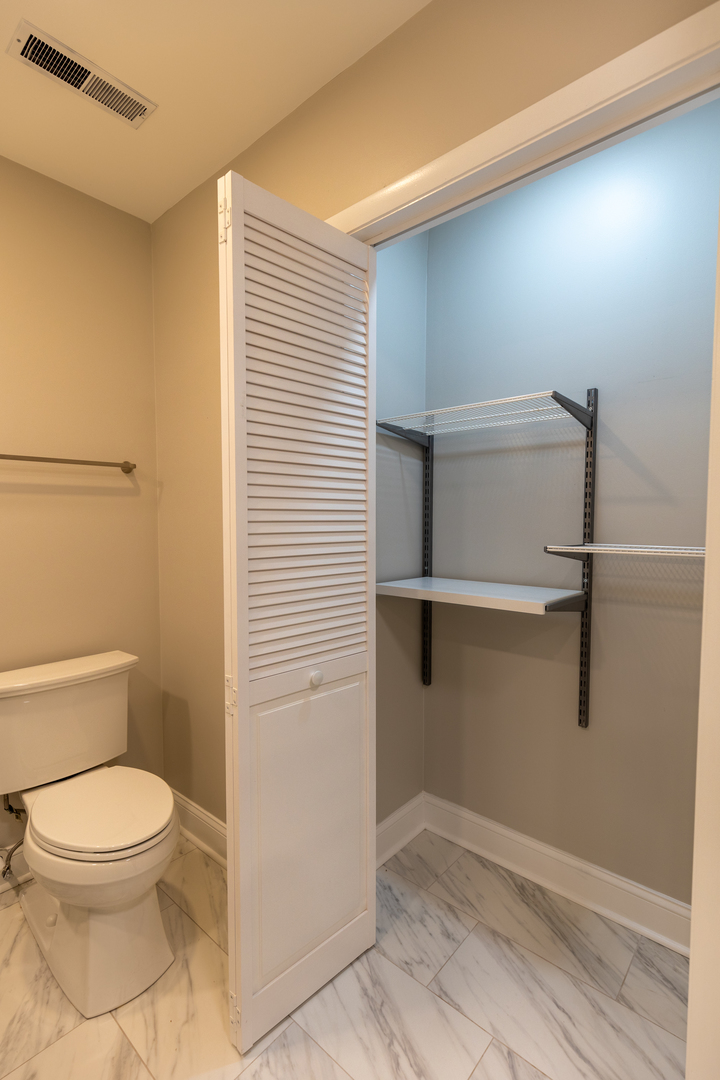 5643 S Harlem Avenue #2S, Chicago, IL 60638