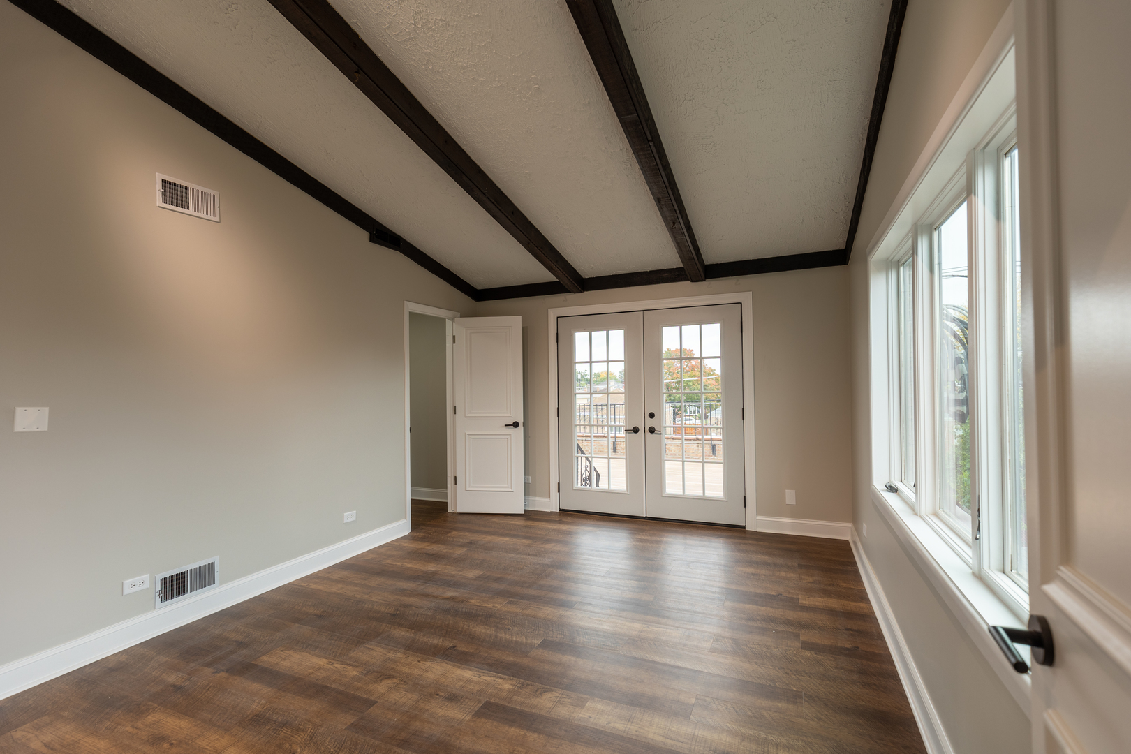 5643 S Harlem Avenue #2S, Chicago, IL 60638