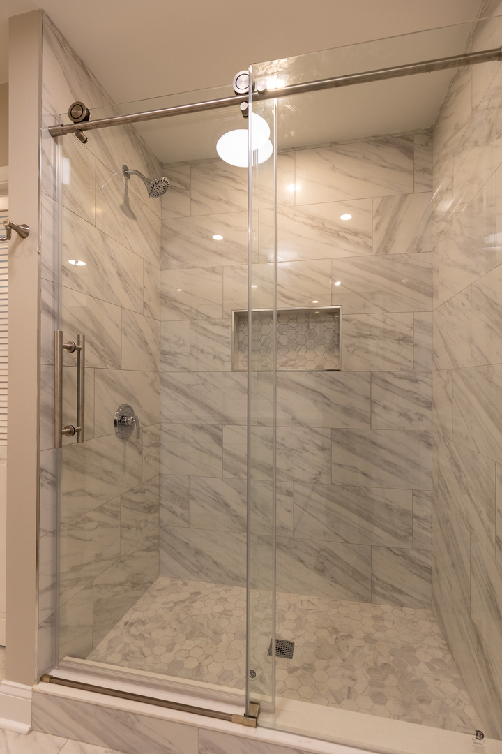 5643 S Harlem Avenue #2S, Chicago, IL 60638