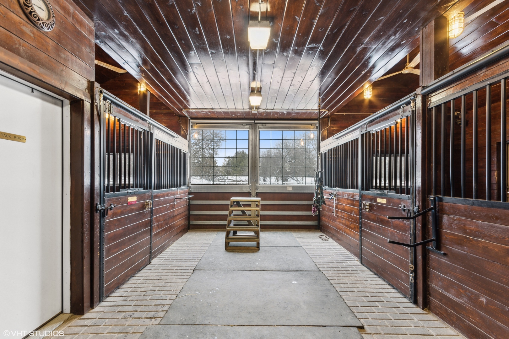 11 Moate Lane, Barrington Hills, IL 60010