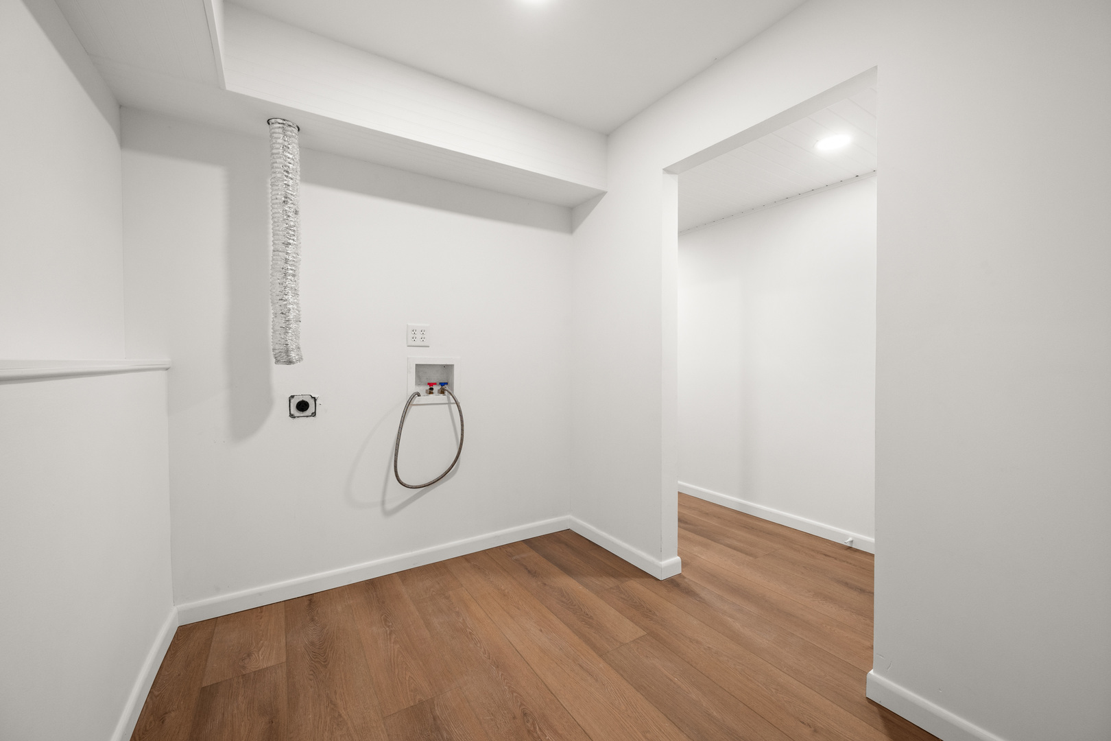 341 N View Street, Hinckley, IL 60520