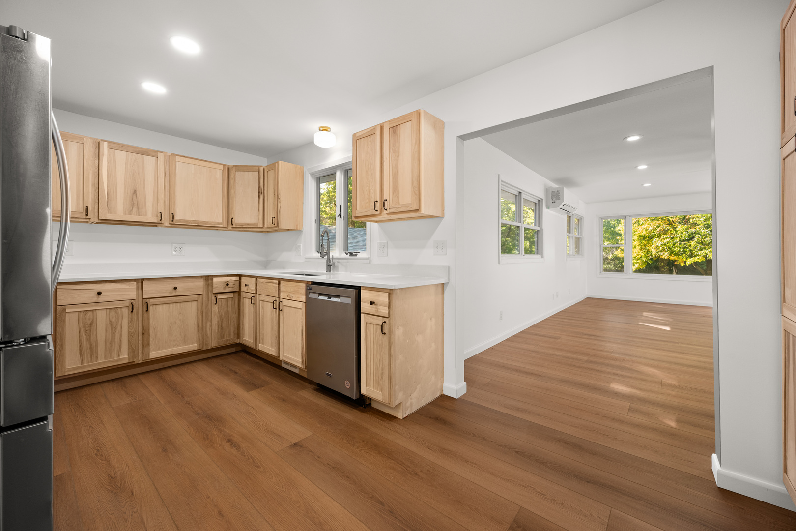 341 N View Street, Hinckley, IL 60520