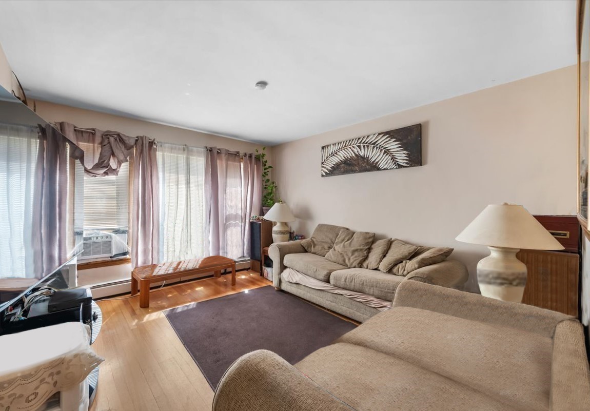 216 E North Avenue, Northlake, IL 60164