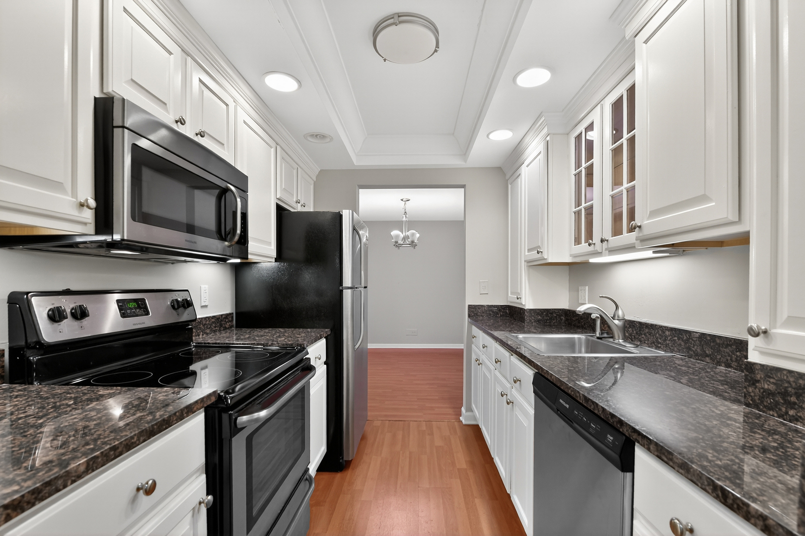 2500 Windsor Mall #1J, Park Ridge, IL 60068