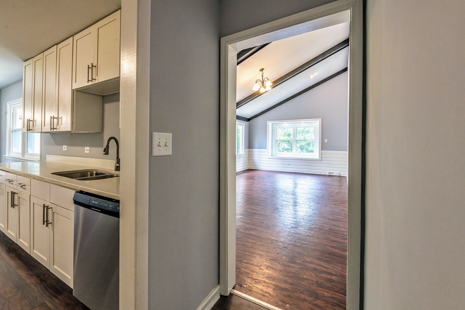 16037 Evans Avenue, South Holland, IL 60473